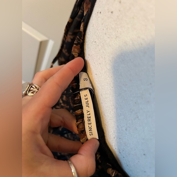 Floral Black and Brown Midi peasant long sleeve v neck Dress - Picture 7 of 8